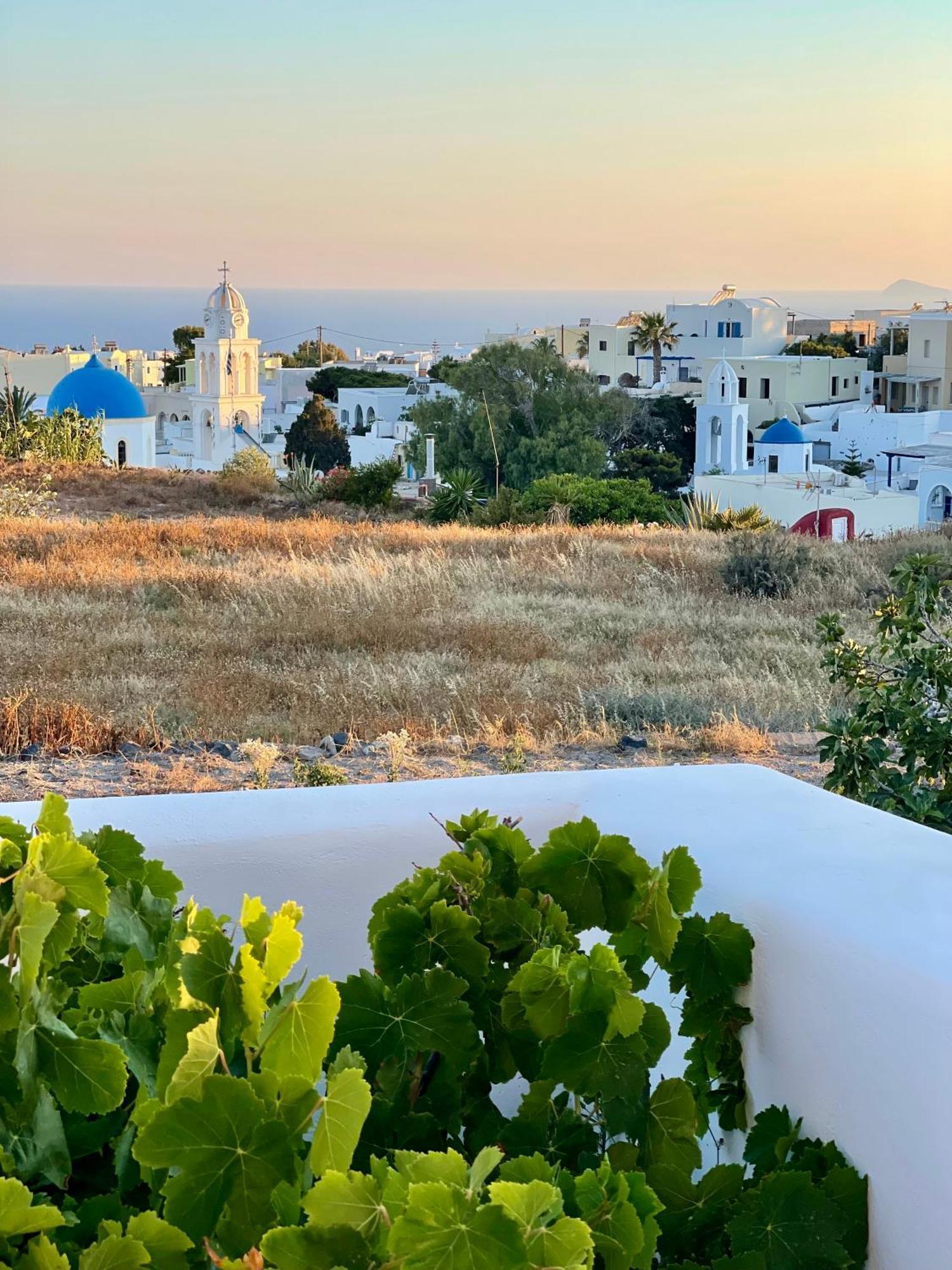 White Harmony Suites Megalochori  Bagian luar foto